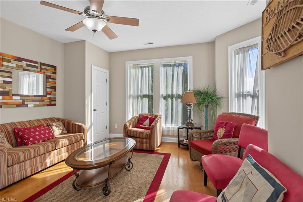 1442 W Ocean View AVE