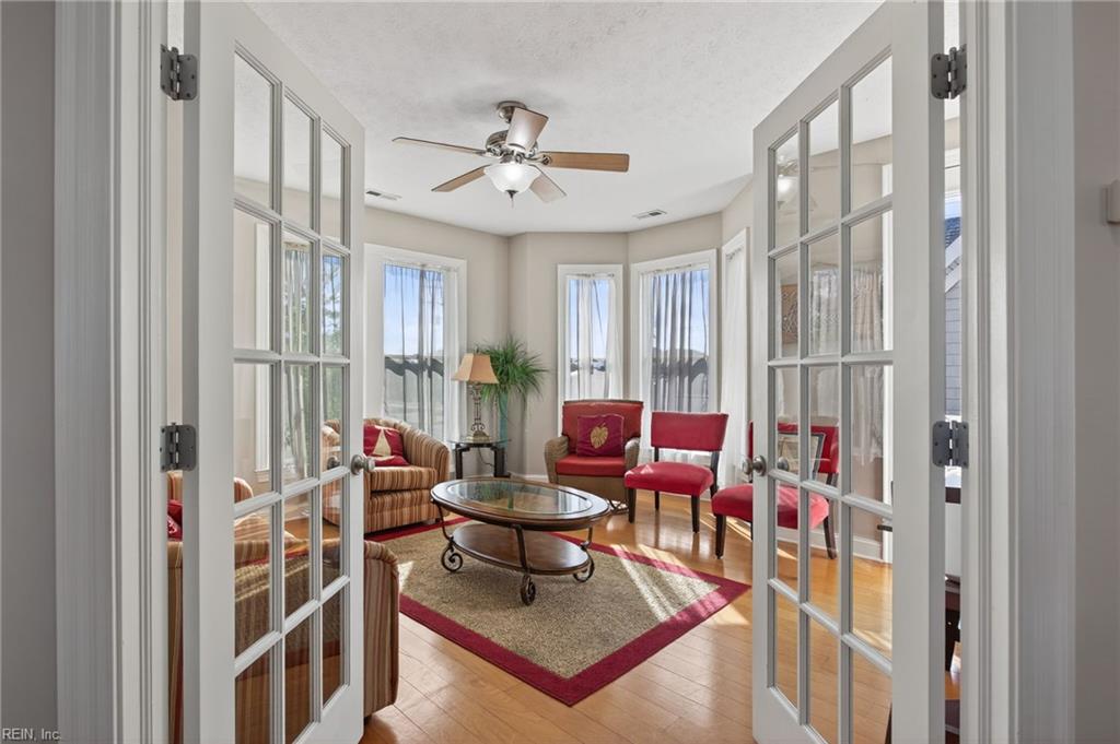 1442 W Ocean View AVE