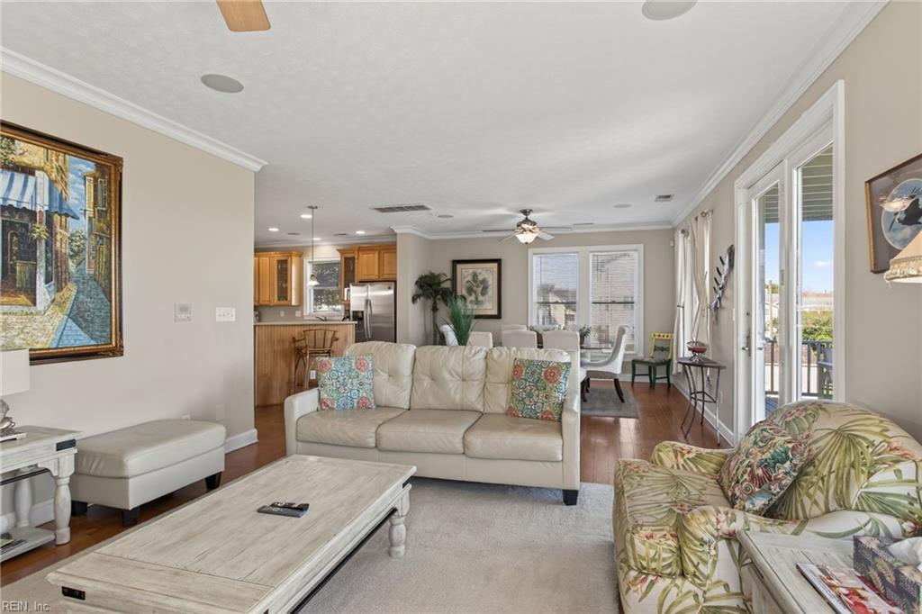 1442 W Ocean View AVE