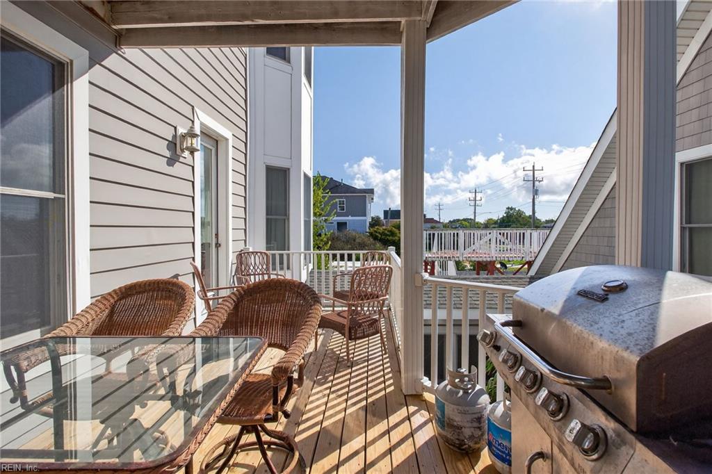 1442 W Ocean View AVE