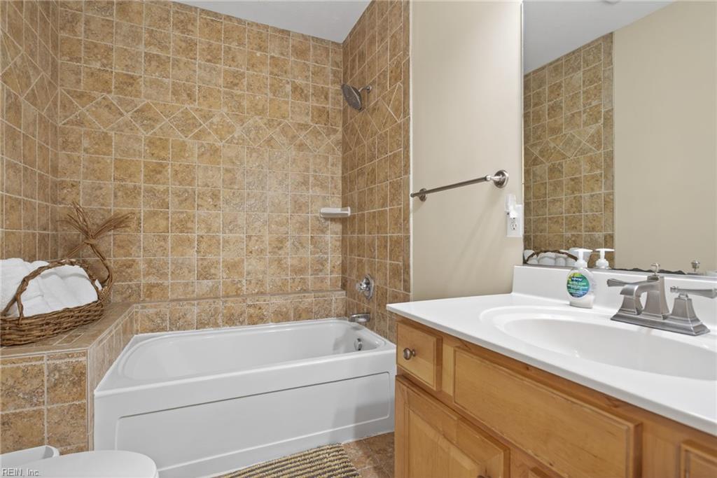 1442 W Ocean View AVE