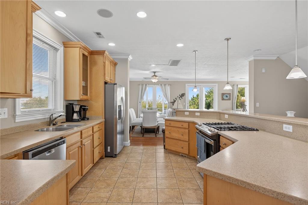 1442 W Ocean View AVE