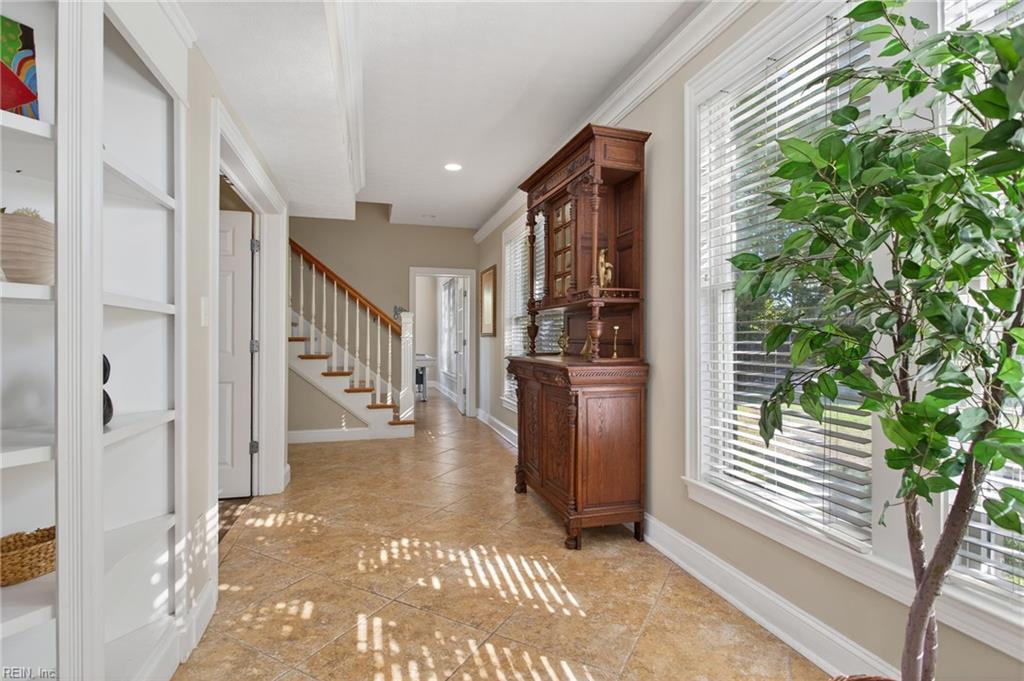 1442 W Ocean View AVE