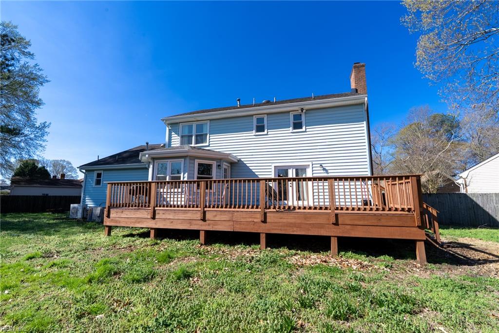 627 Emerald CT