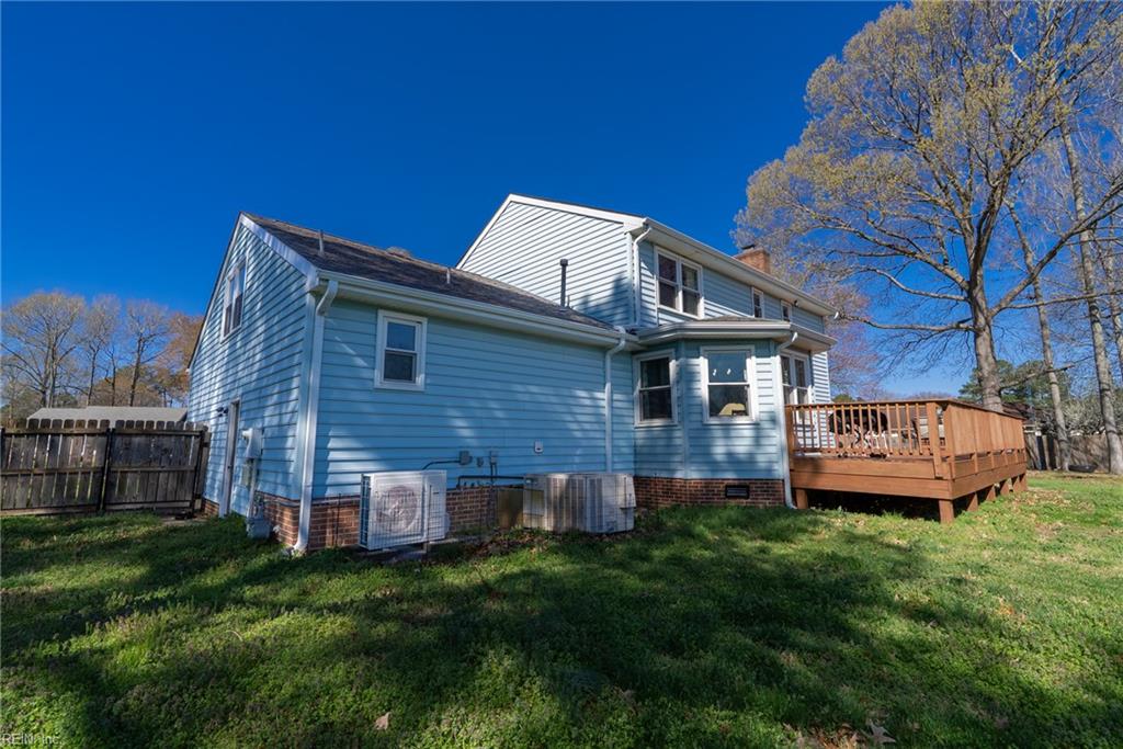 627 Emerald CT