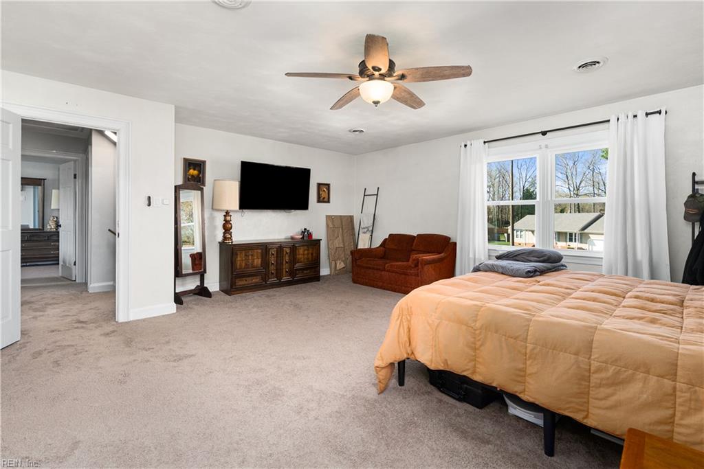 627 Emerald CT