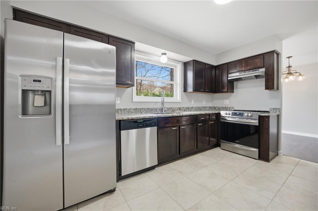 120 Gwynn CIR