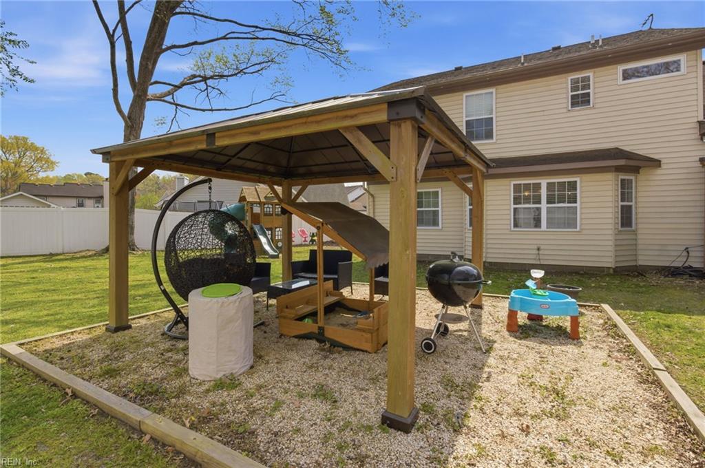 902 Copley CT