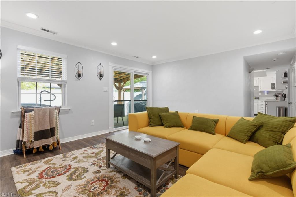 902 Copley CT