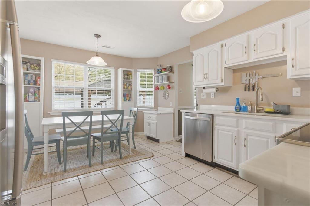 902 Copley CT