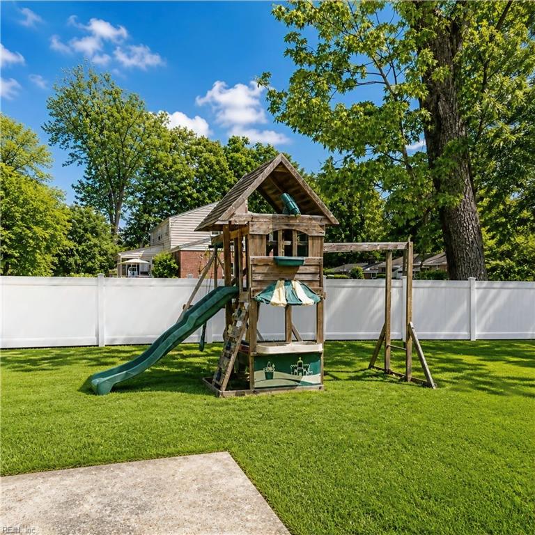 17 Warren DR