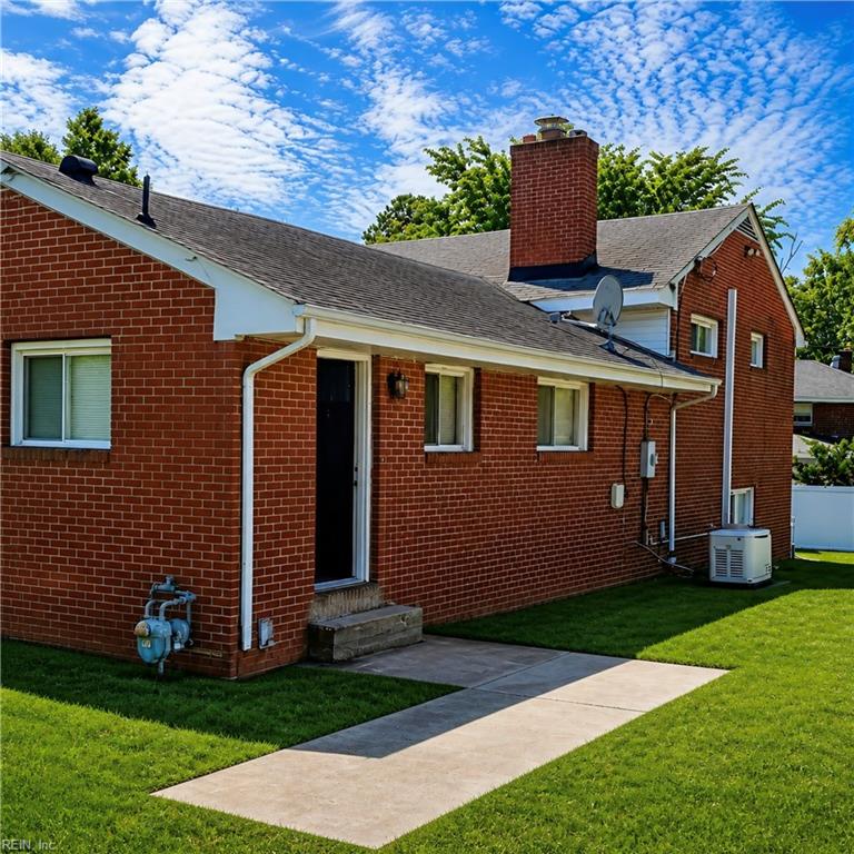 17 Warren DR
