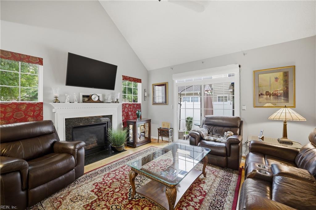 909 Becontree CT