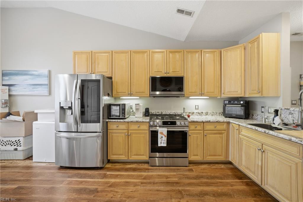 909 Becontree CT