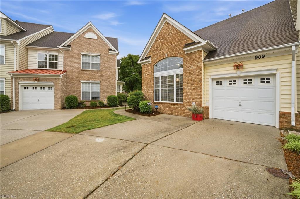 909 Becontree CT