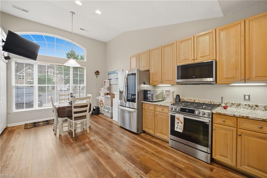 909 Becontree CT