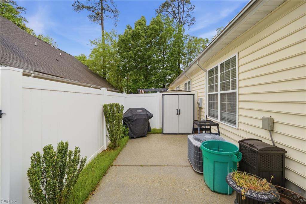 909 Becontree CT