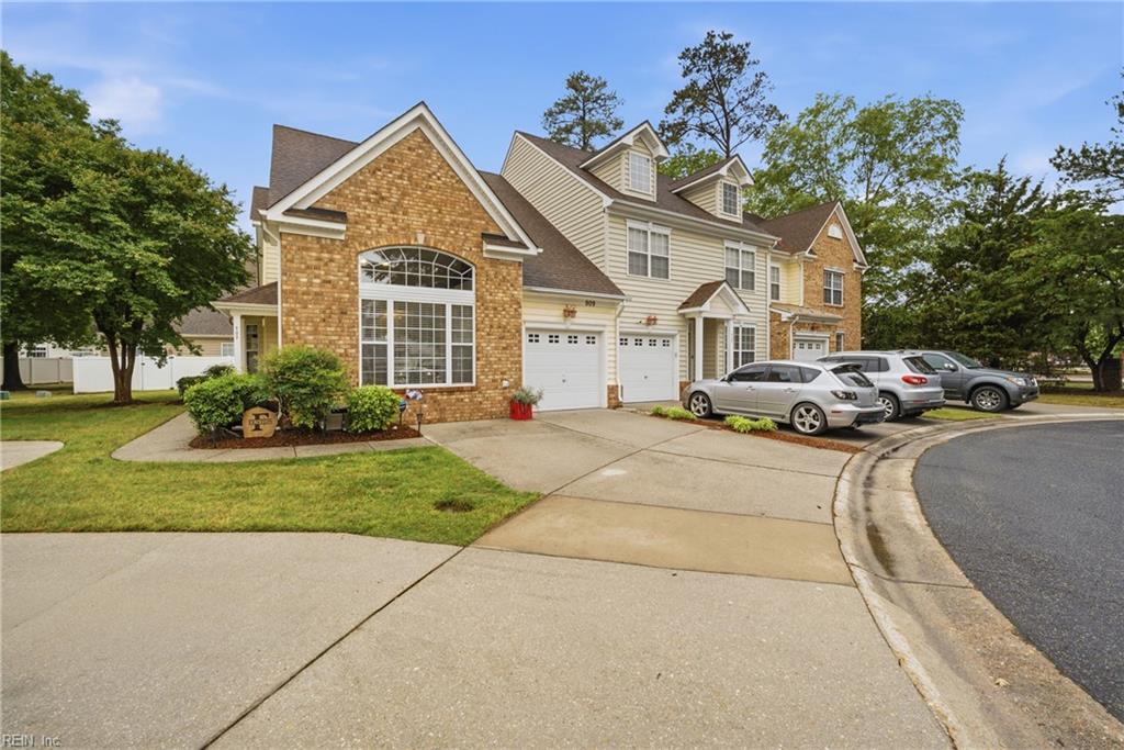 909 Becontree CT
