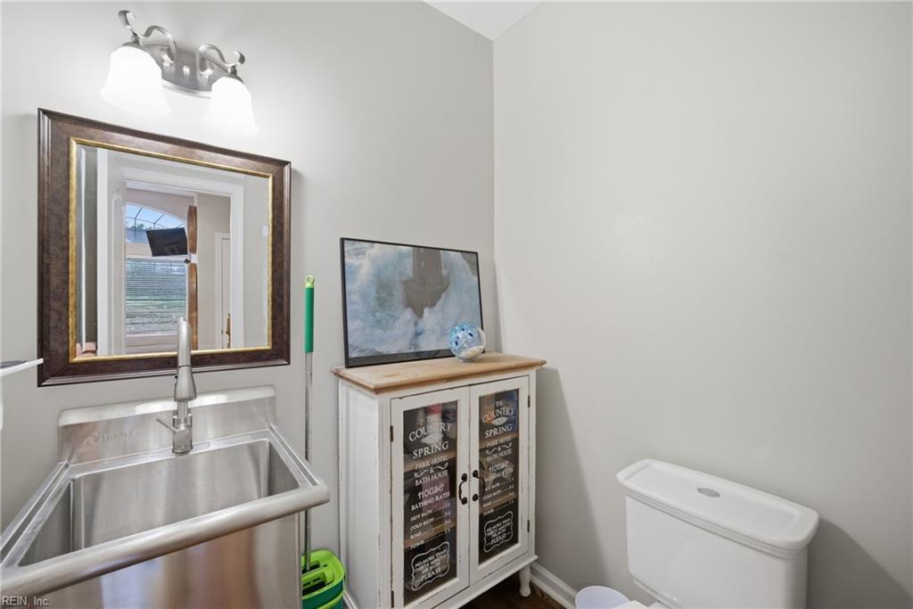 909 Becontree CT