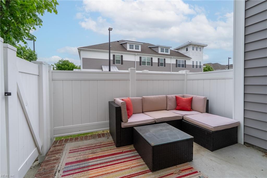304 Fishers CT