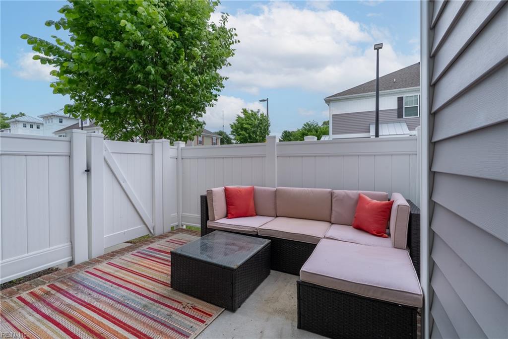 304 Fishers CT