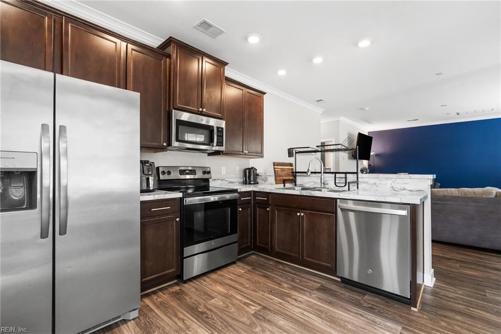 304 Fishers CT
