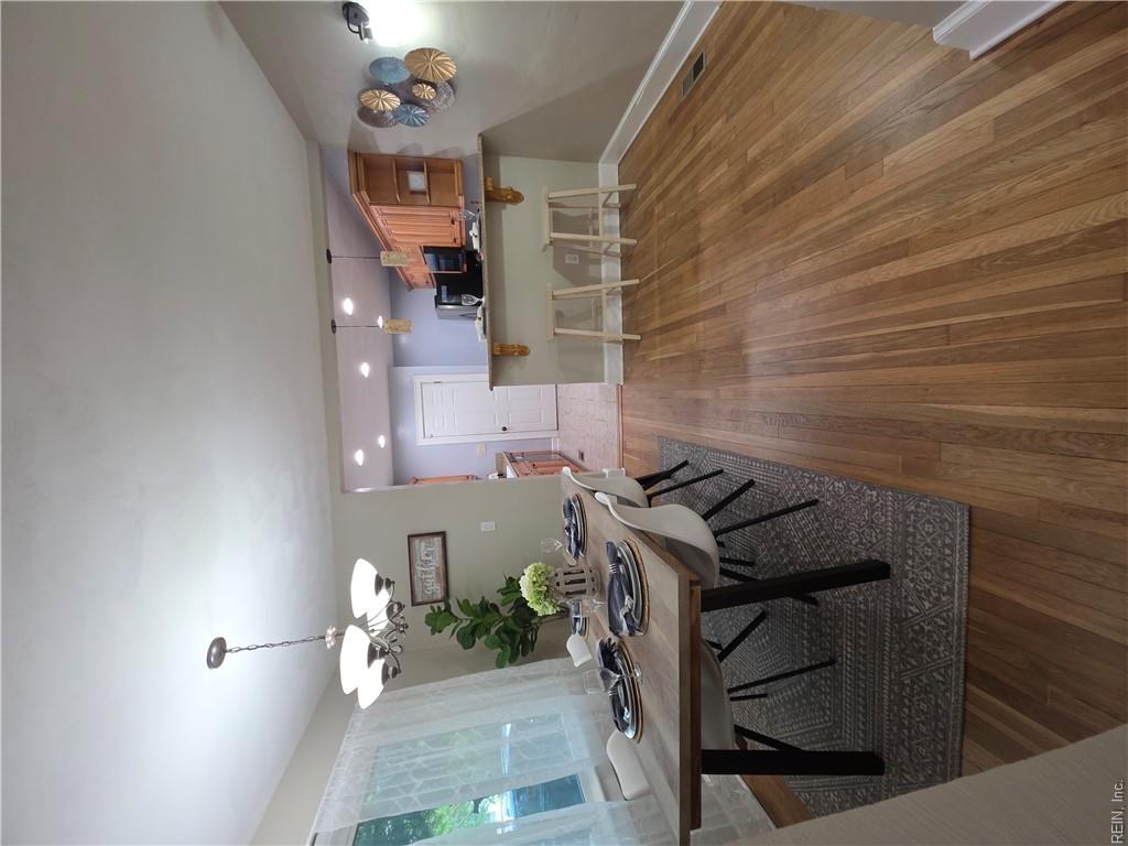 104 E Severn RD