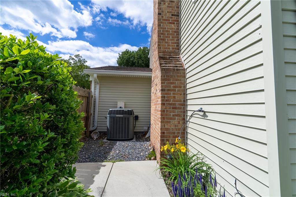 1768 Olympic DR