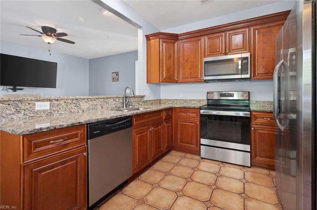 2217 Arrowstone CT