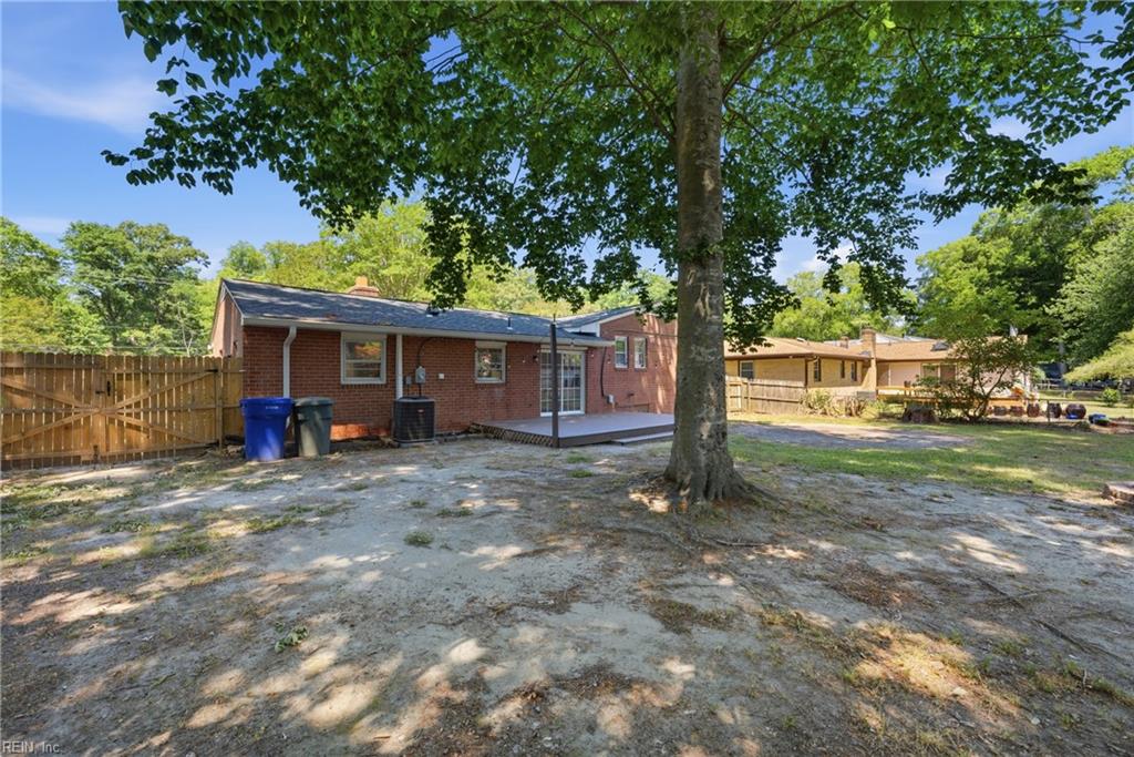 858 Catalina DR
