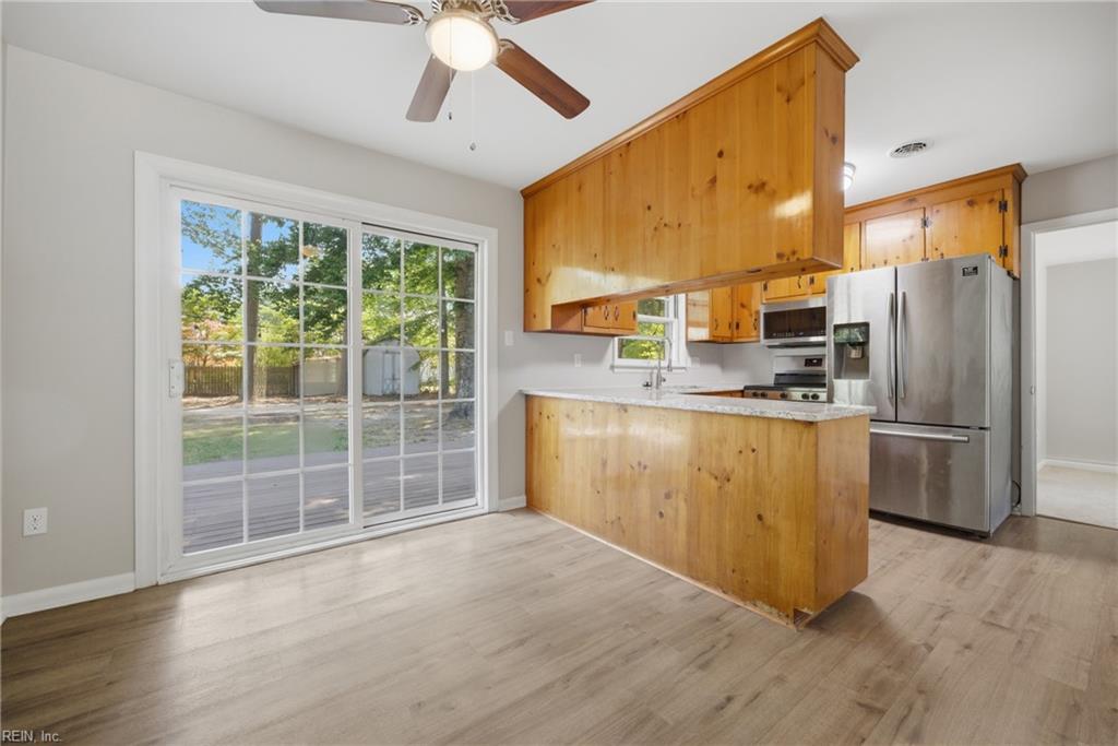 858 Catalina DR