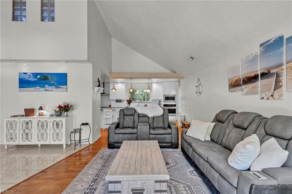 1781 Barkading LN Suit