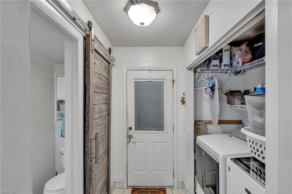 1781 Barkading LN Suit