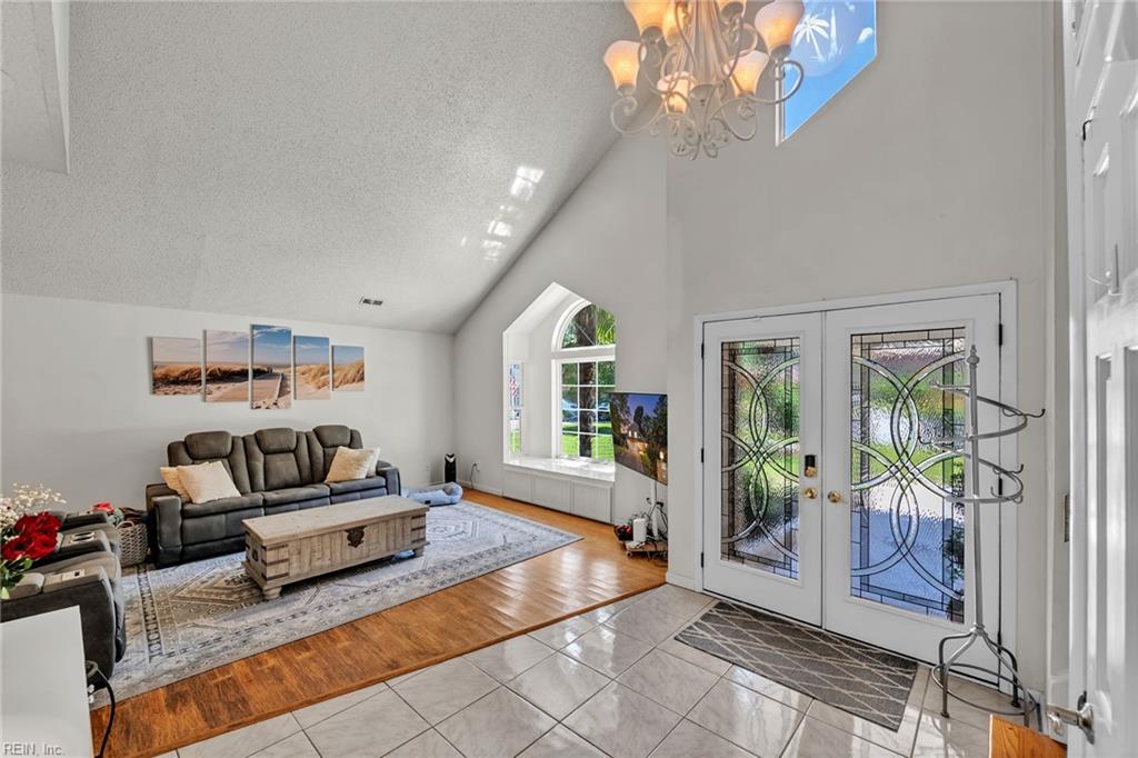 1781 Barkading LN Suit