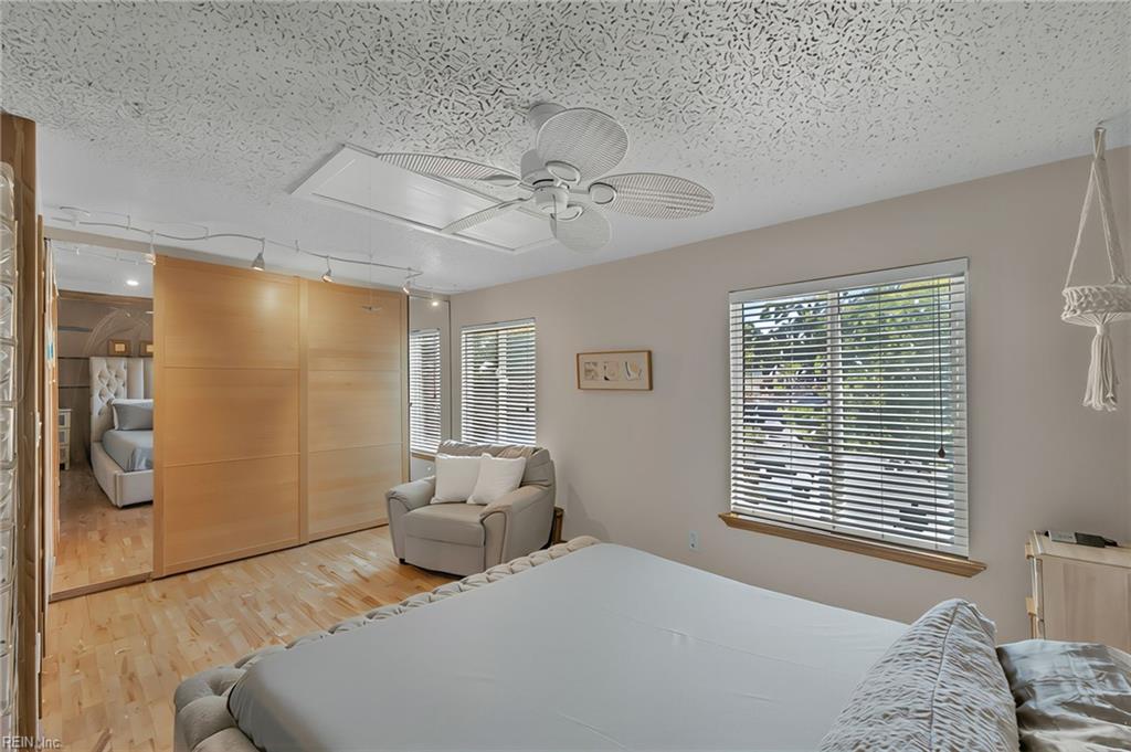 1781 Barkading LN Suit