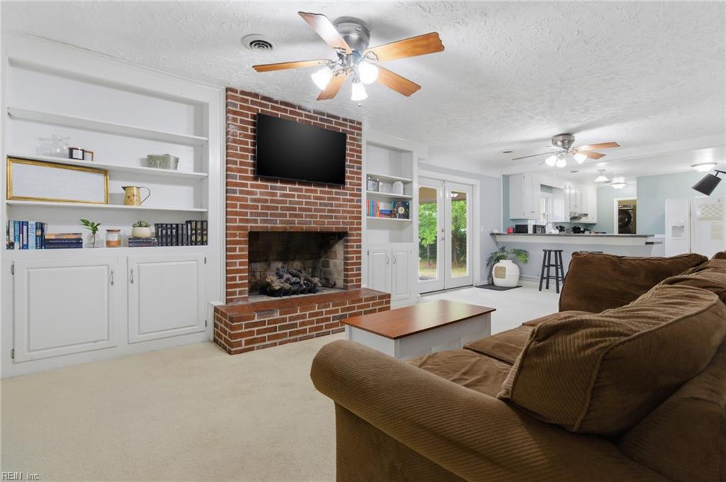 413 Shoreline DR
