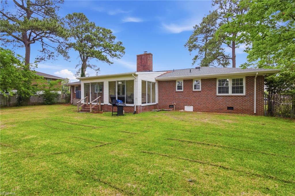 413 Shoreline DR