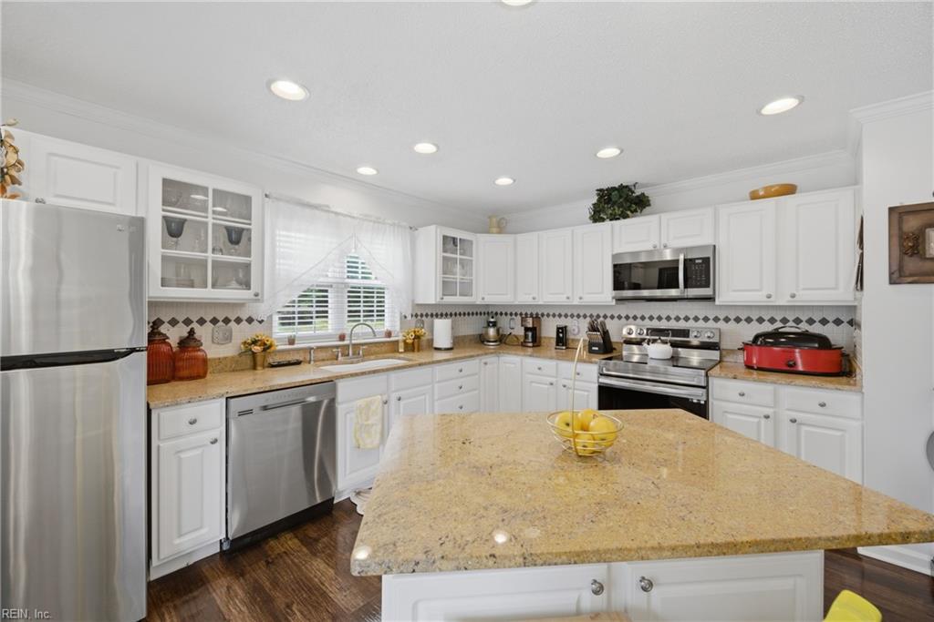 308 Meadow CIR