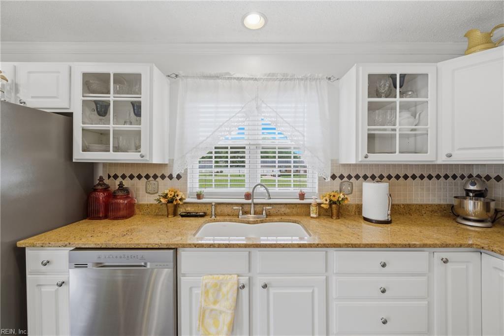 308 Meadow CIR