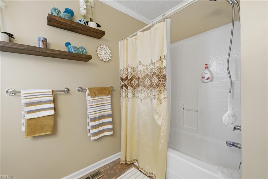308 Meadow CIR