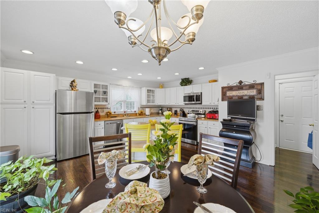 308 Meadow CIR