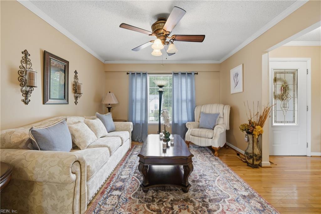 308 Meadow CIR