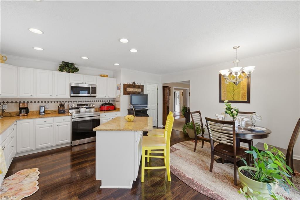 308 Meadow CIR