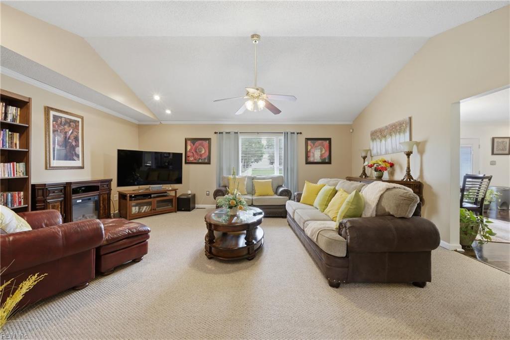 308 Meadow CIR