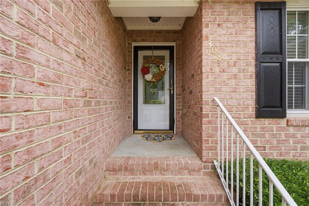 308 Meadow CIR