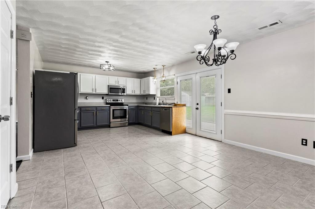 2625 N Nansemond DR
