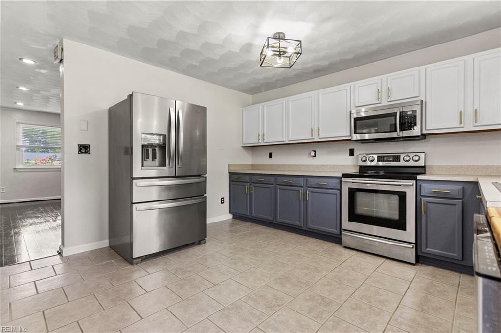 2625 N Nansemond DR