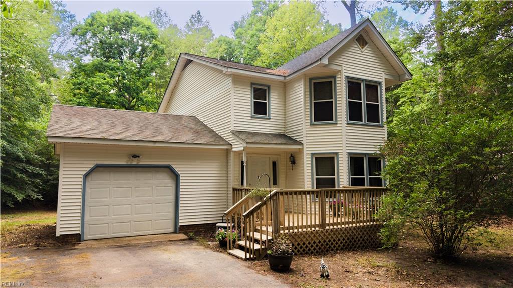8153 Meandering LN
