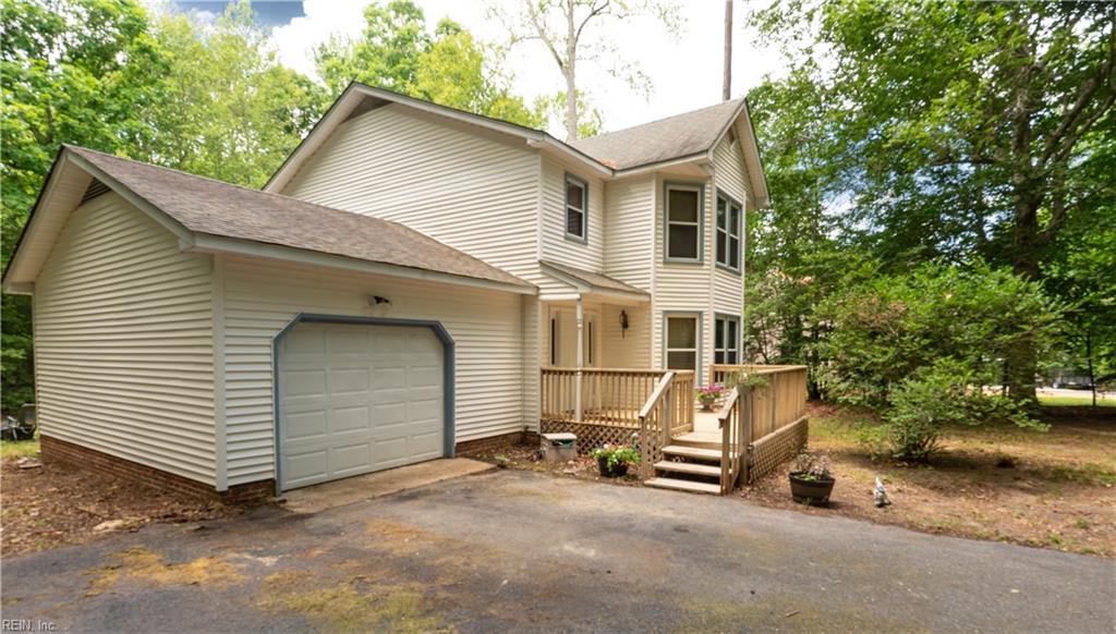8153 Meandering LN