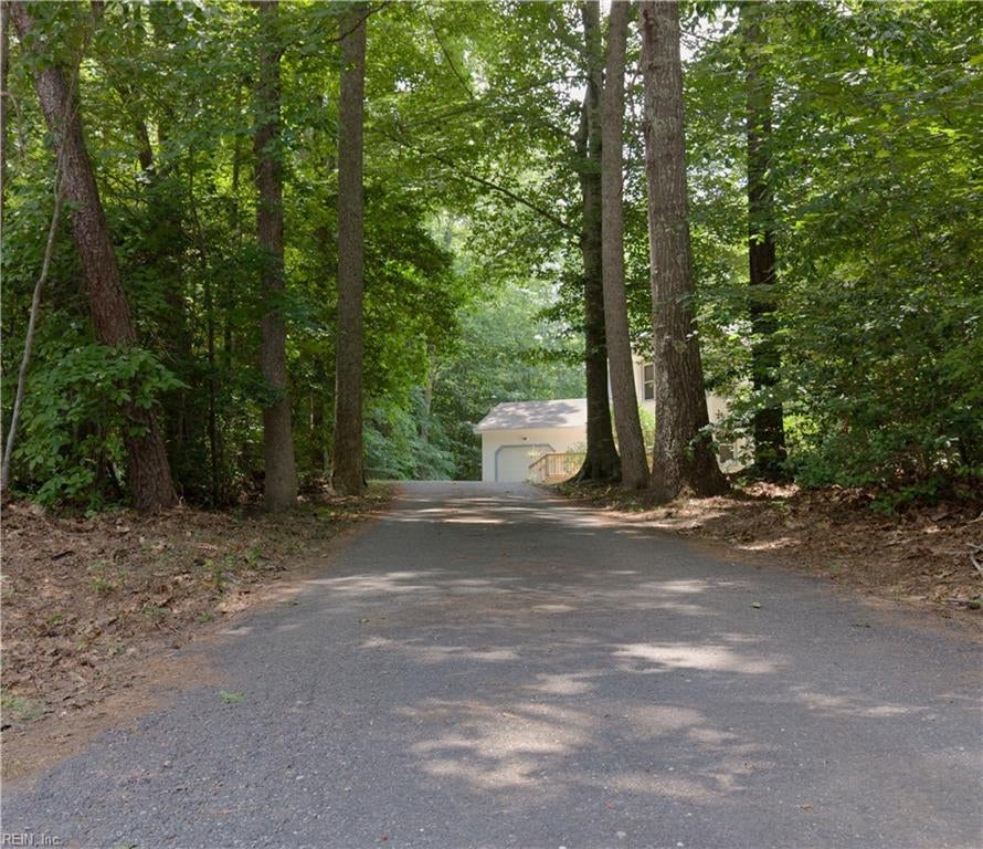 8153 Meandering LN